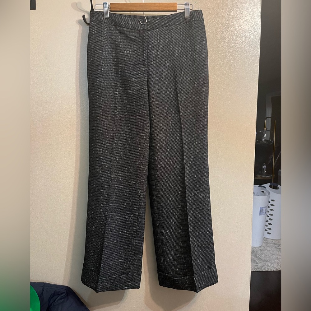 Size 6 lined trousers from Classiques Entier. Beautiful white and black knit.